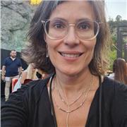 Licenciada en economía y Grado profesional música especialidad piano